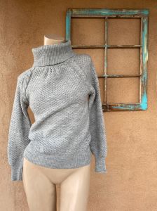 1970s Gray Turtleneck Sweater Acrylic Sz S M
