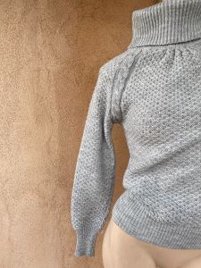 1970s Gray Turtleneck Sweater Acrylic Sz S M - Fashionconservatory.com