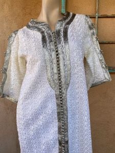 1960s White Silver Metallic Embroidered Caftan Dress Moroccan Style Sz S M - Fashionconservatory.com