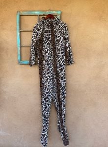 1970s Leopard Print Footie Pajamas Flannel PJs Sz M L - Fashionconservatory.com