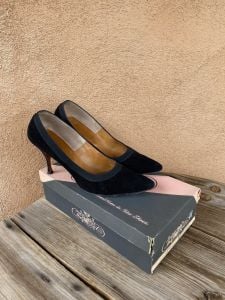 1950s Black Suede Stiletto Shoes US 9M - 10N - Fashionconservatory.com