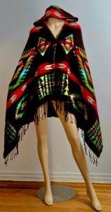 Vtg 60-70s  Southwestern hooded cape  - Fashionconservatory.com