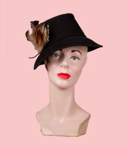 1940s Vintage Hat, 40s Bonnet Hat with Feathers by Merrimac Hat Corp, Vintage Accessories - Fashionconservatory.com