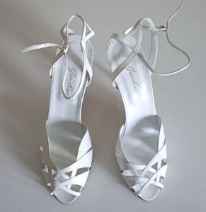 1970s Garolini Womens White Strap Sandal Shoes Size 10M Never Worn - Fashionconservatory.com