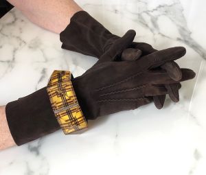 Macy’s Mahogany Brown Suede Gloves Small/Medium