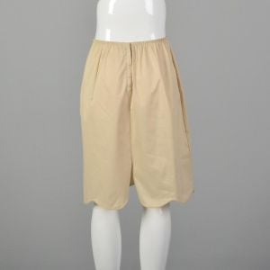 Medium 1970s Vanity Fair Skirt Nude Half Slip Lingerie Nylon Scalloped Hem Liner - Fashionconservatory.com