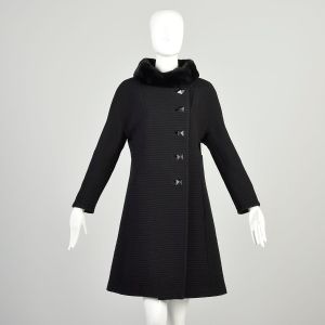 Large 1960s Black Coat Ribbed Texture Faux Fur Collar Asymmetrical Square Buttons Classic Winter 