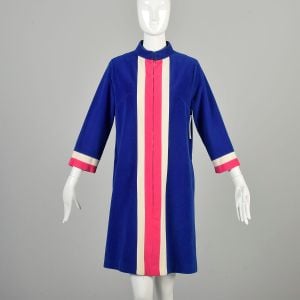 Large 1980s Velour Robe Fuzzy Fleece Royal Blue Pink White Stripe Colorblock Zip Front Housecoat