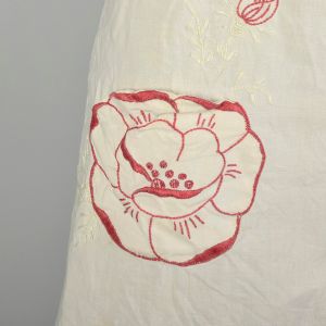 1930s Hand Embroidered Scalloped Floral Novelty Print Full Apron - Fashionconservatory.com