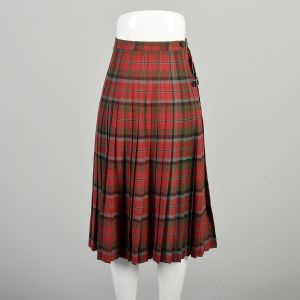 Small 1980s Burberrys Wool Wrap Skirt Red Green Plaid Tartan Kilt Midi Tea Length Adjustable Buckle  - Fashionconservatory.com