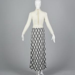 XS 1970s Mollie Parnis Boutique White Long Sleeve Knit Maxi Dress  - Fashionconservatory.com