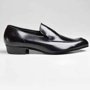 Sz10.5 1960s Black Leather Vintage Loafers Deadstock Slip-On Slim Toe Shoes - Fashionconservatory.com