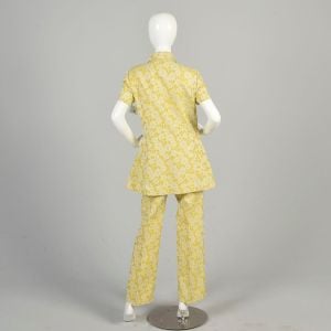XL 1970s Yellow Floral Set Psychedelic Side Slit Wing Collar Button Front Tunic Wide Leg Pant Outfit - Fashionconservatory.com