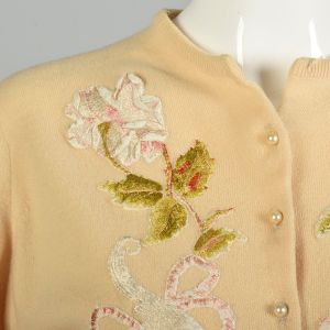 M/L | Helen Bond Carruthers 1950s Cardigan w/Floral Embroidery Details - Fashionconservatory.com