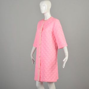 Large 1960s Bubble Gum Pink Housecoat Quilted Lace Buttoned Midi - Fashionconservatory.com
