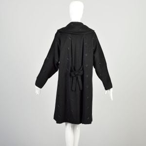 L-XL 1950s Black Wool Swing Coat Open Front Tie Back Large Shawl Collar Embroidered Winter Overcoat  - Fashionconservatory.com