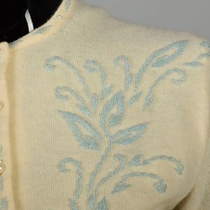 M | 1950s Hand Beaded Wool lend Baby Blue Cardigan w/Pearl Style Buttons - Fashionconservatory.com