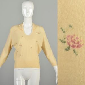 S-M 1950s Cream Sweater Angora Lambswool Rose Embroidered Lightweight Knit Pullover 