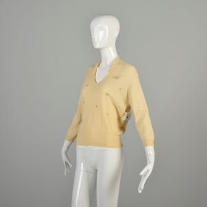 S-M 1950s Cream Sweater Angora Lambswool Rose Embroidered Lightweight Knit Pullover  - Fashionconservatory.com