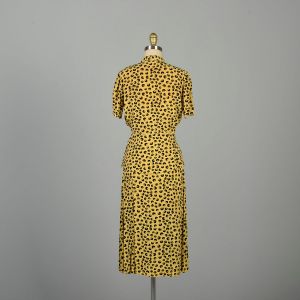 XXS/XS | 1940s Yellow and Black Geometric Pac-Man Style Novelty Print Rayon Top & Skirt Set - Fashionconservatory.com