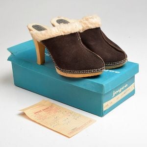 Size 8 1970s High Heel Suede Mules Faux Shearling Lining Hippie Boho Slip-On Shoes - Fashionconservatory.com