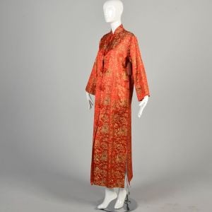 Medium 1990s Red and Gold Brocade Japanese Robe with Frog Closure Long Sleeved - Fashionconservatory.com