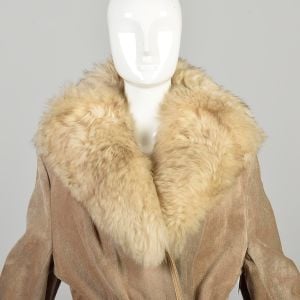 M | 1970s Autumn/Winter Tan Suede Leather Trench Coat w/Shearling Collar - Fashionconservatory.com