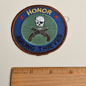1980s Honor Among Thieves Sew On Patch Skull and Crossed Guns Applique - Fashionconservatory.com