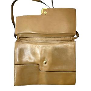 70s Camel Leather Shoulder Bag w/ Brass Detail & Flap Closure - Fashionconservatory.com
