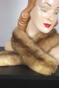 Natural light brown mink fur scarf or collar 1950s 1960s - Fashionconservatory.com