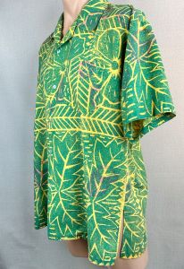 Vintage 90s Green Hawaiian Style Shirt with Side Open Pleats, Sz XL - Fashionconservatory.com