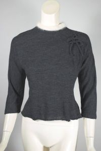 Charcoal gray wool knit 1950s blouse top cream angora collar