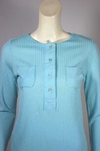 Slinky nylon ribbed knit mod 1960s top aqua blue henley deadstock S-M - Fashionconservatory.com