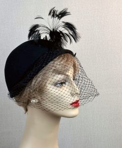 Vtg Black Felt Feathered Veiled Derby Hat - Fashionconservatory.com