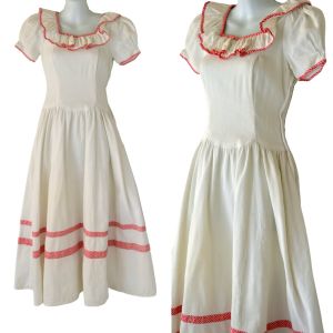 1950s White Linen Patio Dress, Full Skirt, Picnic, Square Dancing
