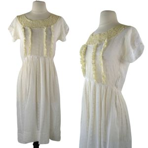 1950s Summer Dress White Eyelet Short Sleeve Day Dress, Casual Summer