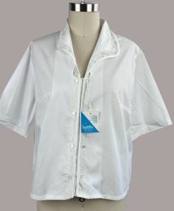 Vintage Deadstock White Lace Cotton Blouse, Sz 40 B44