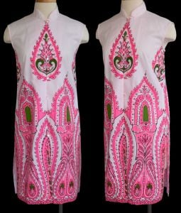 1970s Alfred Shaheen Tea Timer Tunic Blouse, Pink Abstract Print, Size S to M