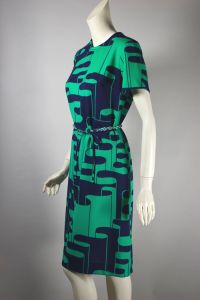 Teal green navy blue swirl print 60s 70s polyester dress chain belt - Fashionconservatory.com