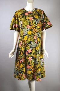 Black gold flowers print barkcloth dress 1960s midi muumuu