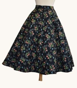 Vintage 50s Circle Skirt, Black Quilted Cotton Roses Butterflies, M-L - Fashionconservatory.com