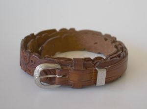 70s Hand Tooled Leather Belt, Scalloped Swans Swirl Pattern, Unisex Sizing, Women XL, Men M to L - Fashionconservatory.com