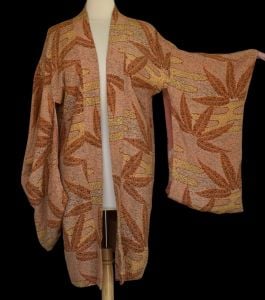 1930s Silk Short Kimono Robe, Japanese Haori, Botanical Print, Japan, Size M to L, - Fashionconservatory.com