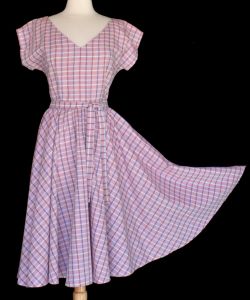 1970s Burgundy Red and Navy Blue Check Full Skirted Fit and Flare Cotton Day Dress, Size Large