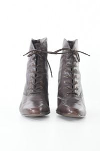 Vintage 1990s Does Edwardian Brown Leather Lace Up Curved Heel Boots Size 9M - Fashionconservatory.com