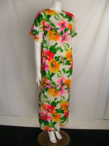 White Floral Maxi Dress, M, Hostess, Short sleeves, Long, Back Zipper - Fashionconservatory.com