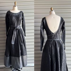 1970s Geoffrey Beene Dress Avant Garde Bare Back Wrap with Black Crinkle Fabric Size 