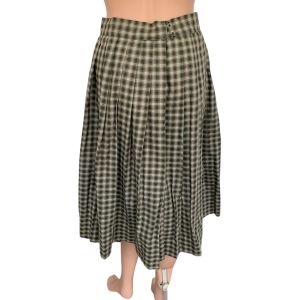 Vintage 60s Plaid Skirt with Subtle Pleating Green S - Fashionconservatory.com