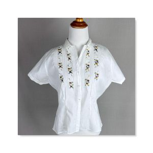 70s White Cotton Short Sleeve Shirt with Embroidered Florals by Sassedo, Size 36