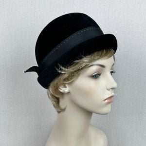 Vintage 60s Evelyn Varon Black Velour Derby Style Hat